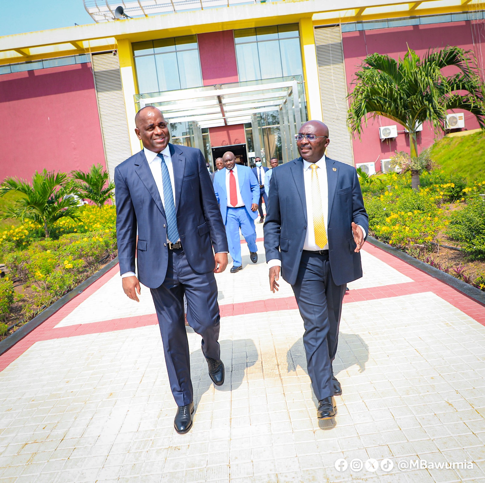 Vice President Bawumia welcomes Prime Minister of Dominica Republic to the Jubilee House